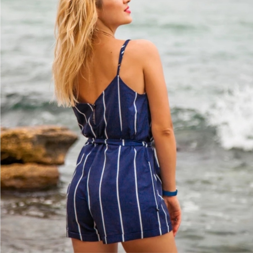 ZAFUL Striped Belted Spaghetti Strap Romper NWT size Large - Picture 3 of 6
